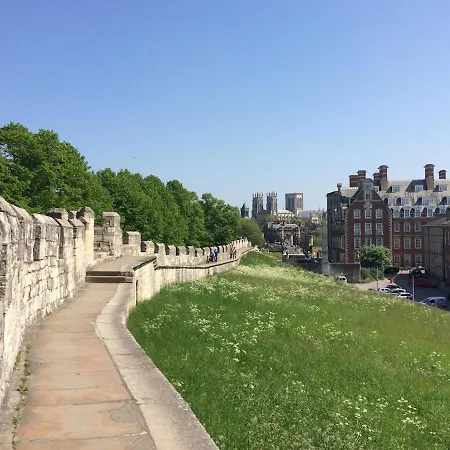 Retreat With Free Parking * York